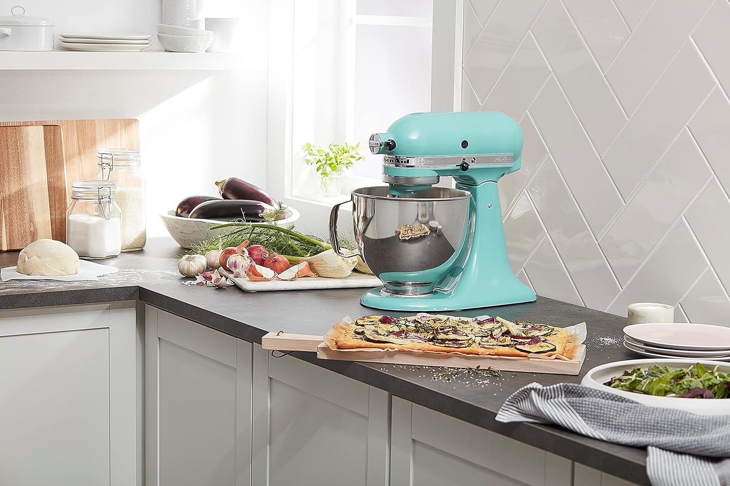 KitchenAid Artisan Series 5 Quart Tilt Head Stand Mixer with Pouring Shield KSM150PS, Cast Iron - Image 22