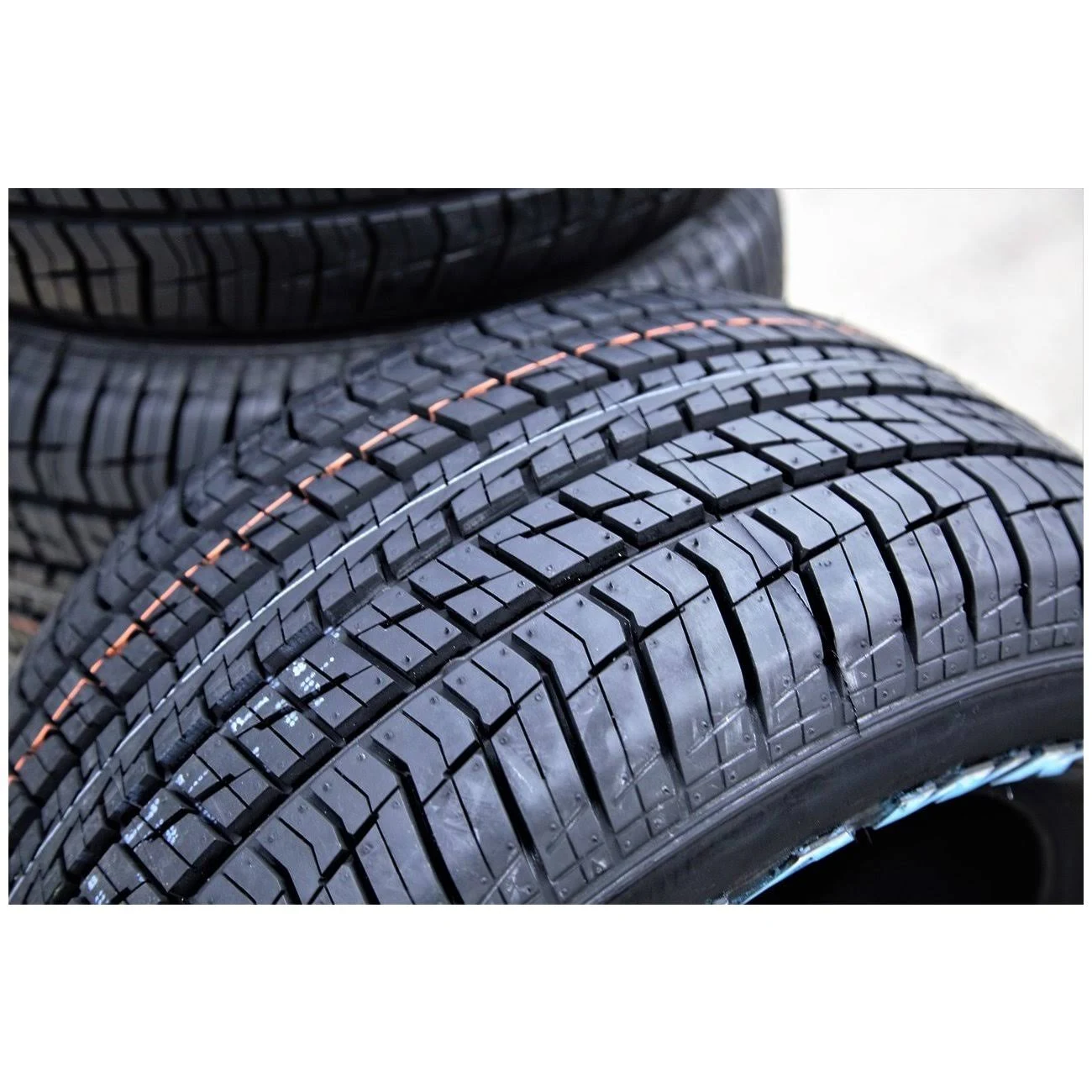 Firestone Firehawk Indy 500 275/60R15 107S Performance All Season Tire - Image 2