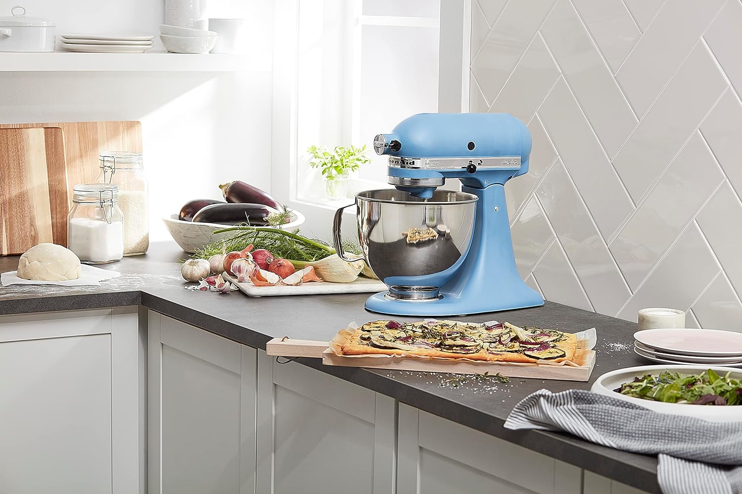 KitchenAid Artisan Series 5 Quart Tilt Head Stand Mixer with Pouring Shield KSM150PS, Cast Iron - Image 27