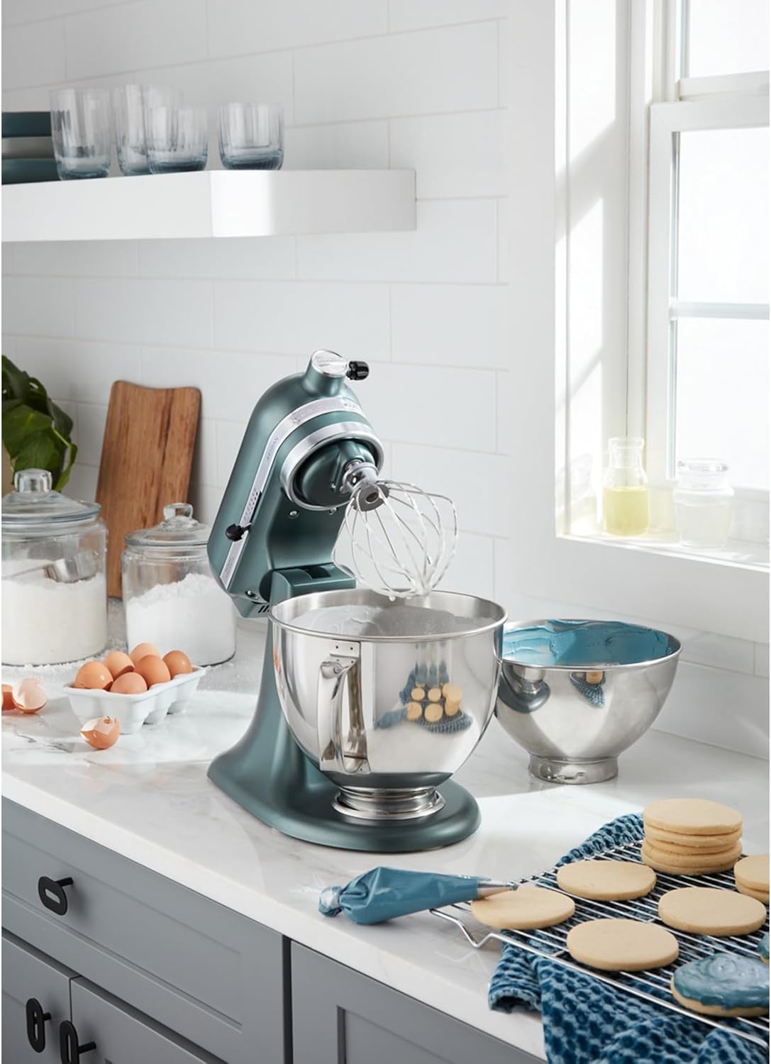 KitchenAid Artisan Series 5 Quart Tilt Head Stand Mixer with Pouring Shield KSM150PS, Cast Iron - Image 72