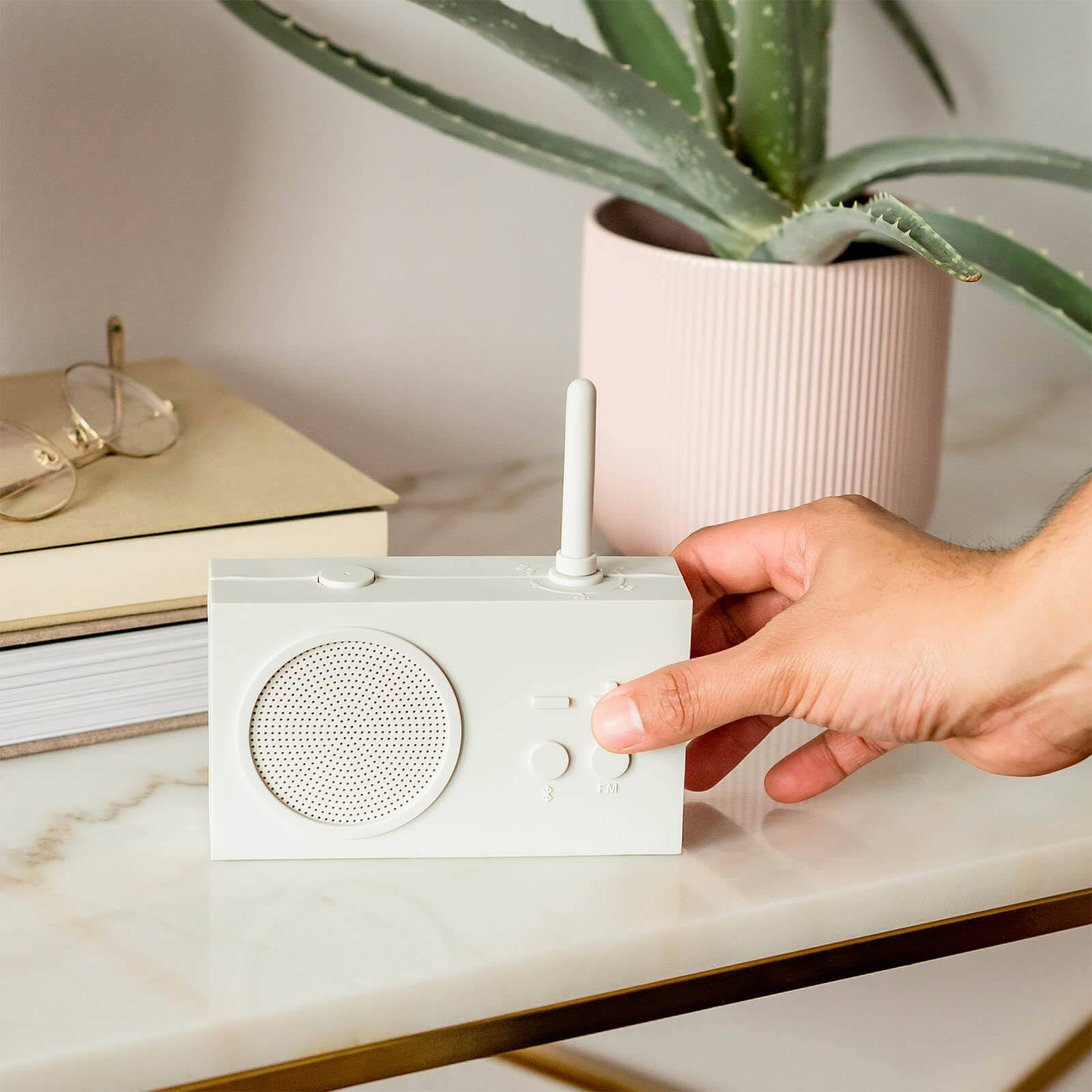 Lexon Tykho 3 FM Radio u0026 Bluetooth Speaker | Mastic - Image 6