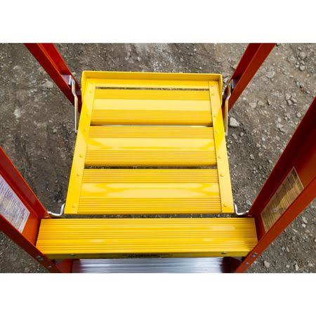 Werner PD6206-4C Podium Stepladder,6 Ft,fiberglass,300 lb - Image 10