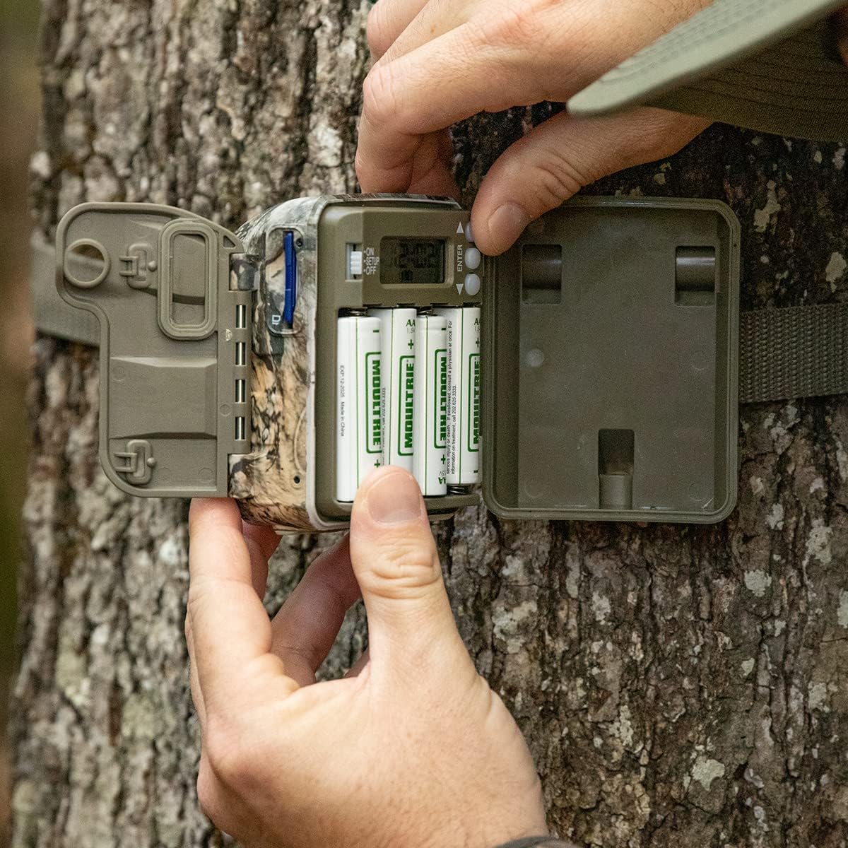 Moultrie Micro-42 Trail Camera Kit - Image 8