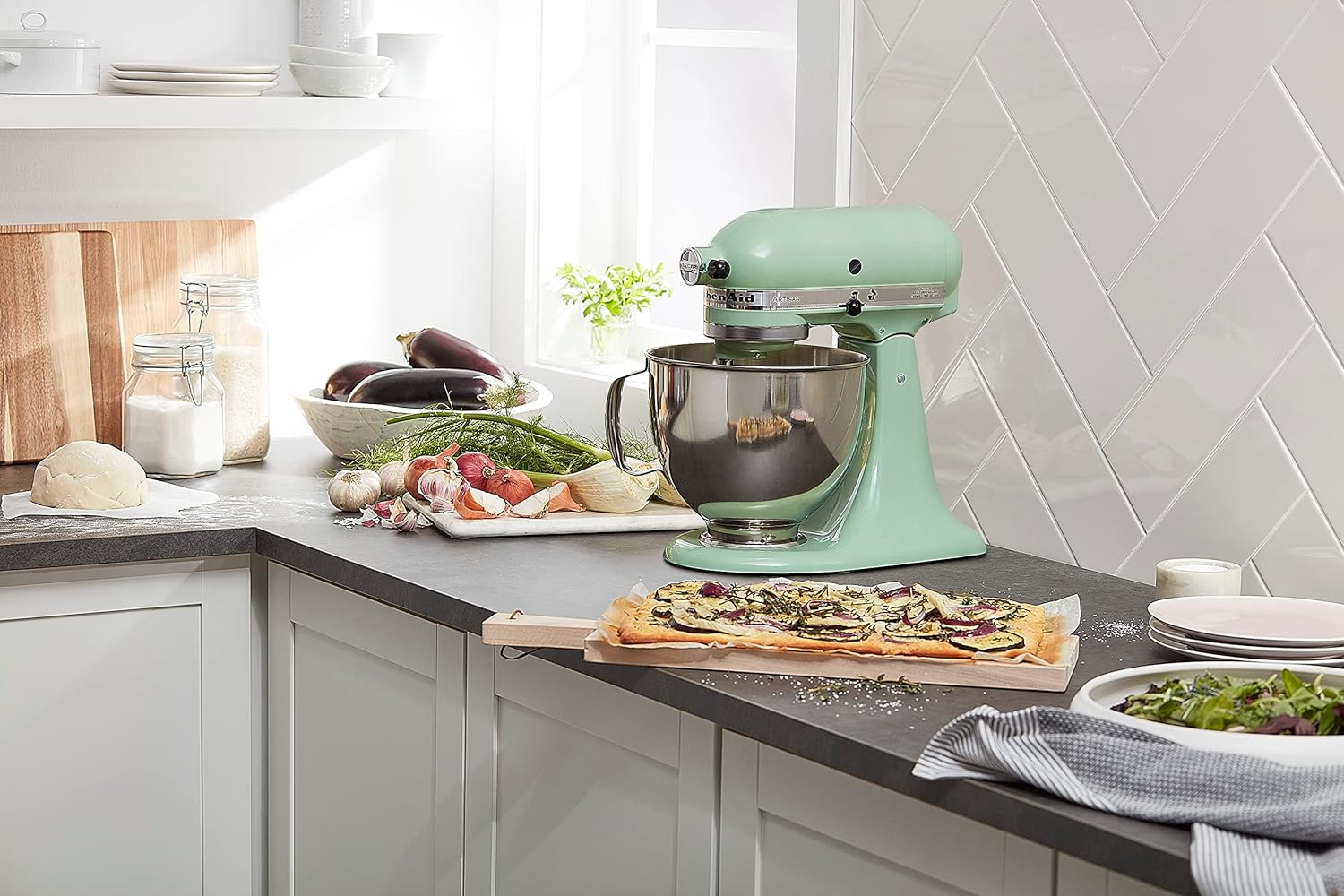 KitchenAid Artisan Series 5 Quart Tilt Head Stand Mixer with Pouring Shield KSM150PS, Cast Iron - Image 115
